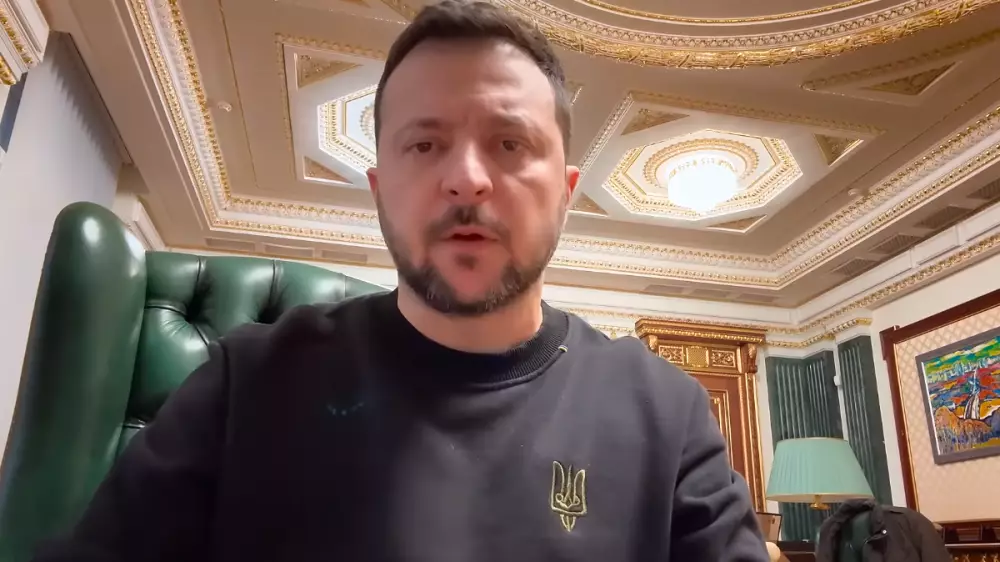 Зеленский выступил с обращением после увольнения главы СНБО