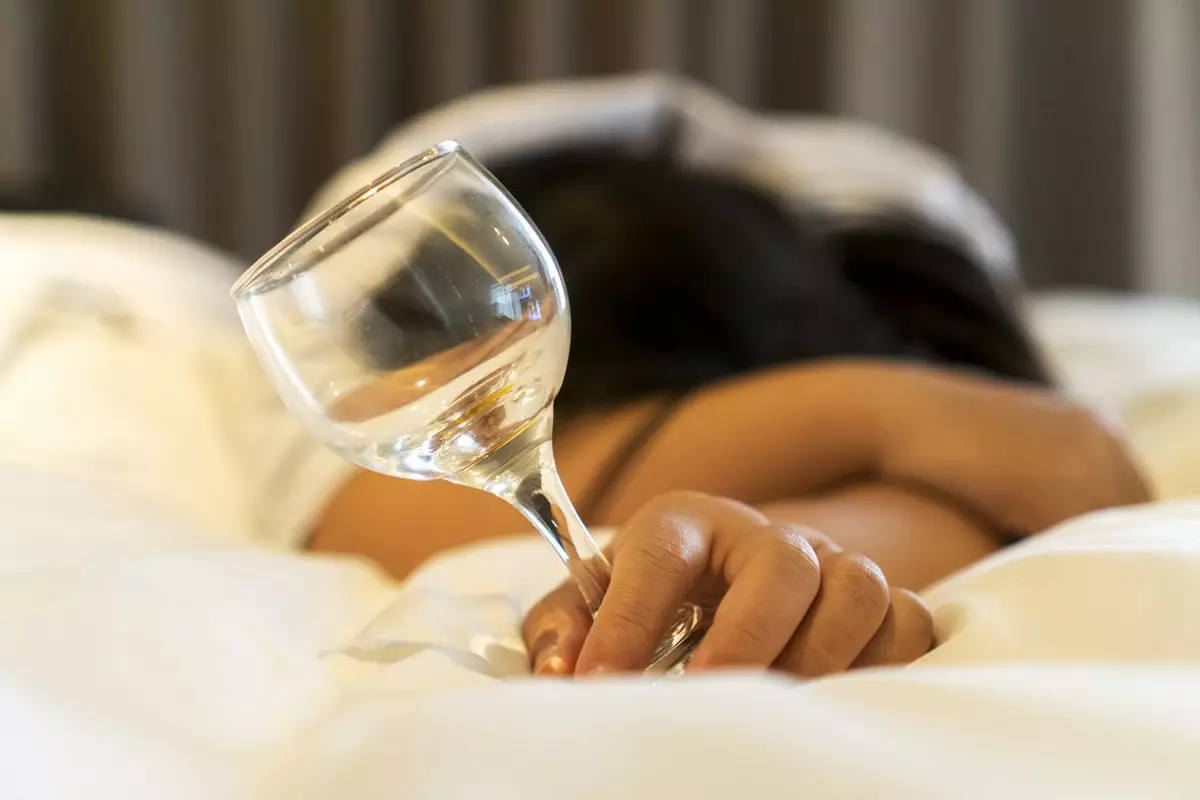 Как алкоголь влияет на сон: рассказывает врач-сомнолог