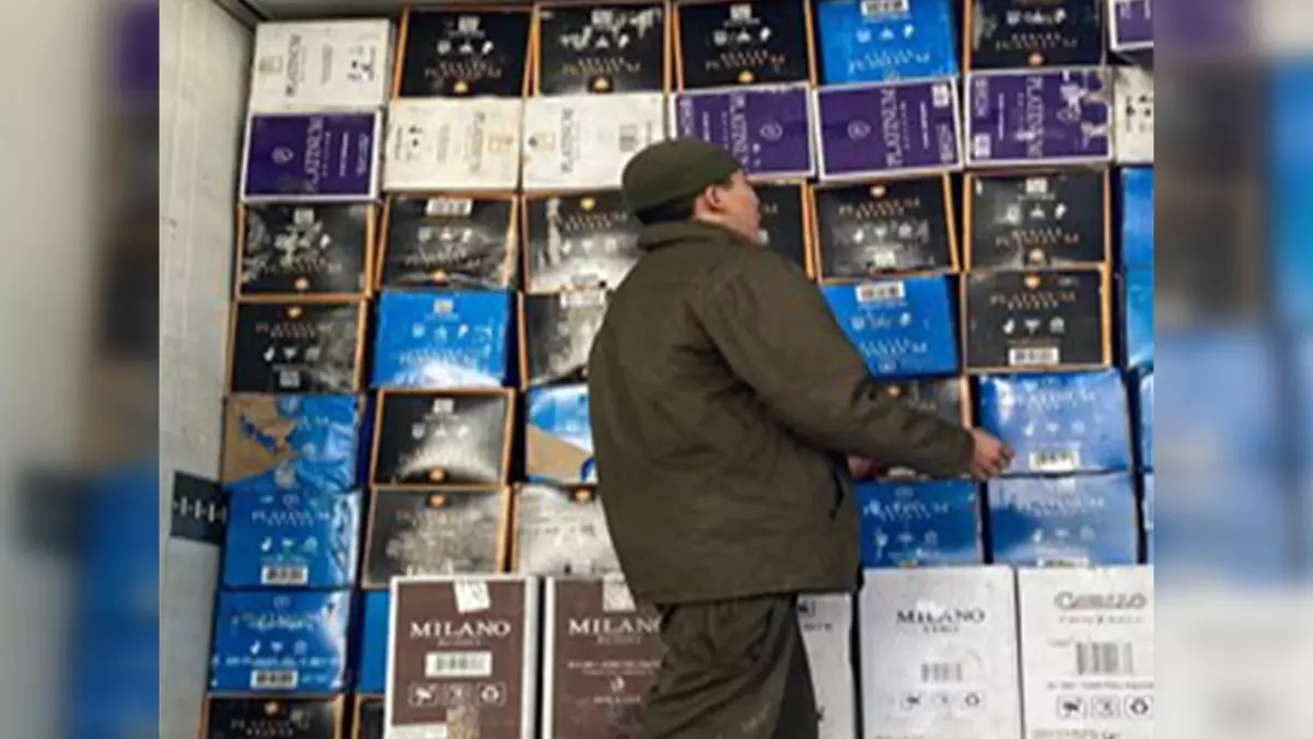 КНБ пресечен провоз крупной партии контрабандных табачных изделий на казахстанско-кыргызской границе
