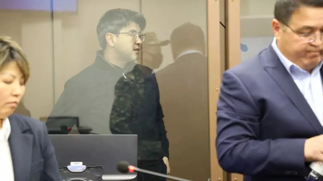 Экс-министра Бишимбаева судят в прямом эфире