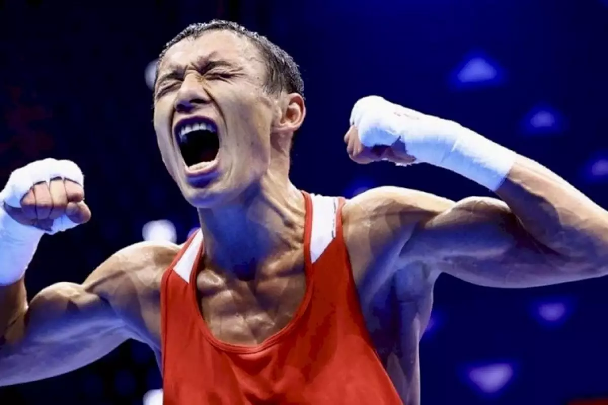 Казахстанец победил российского боксера в полуфинале турнира в Баку