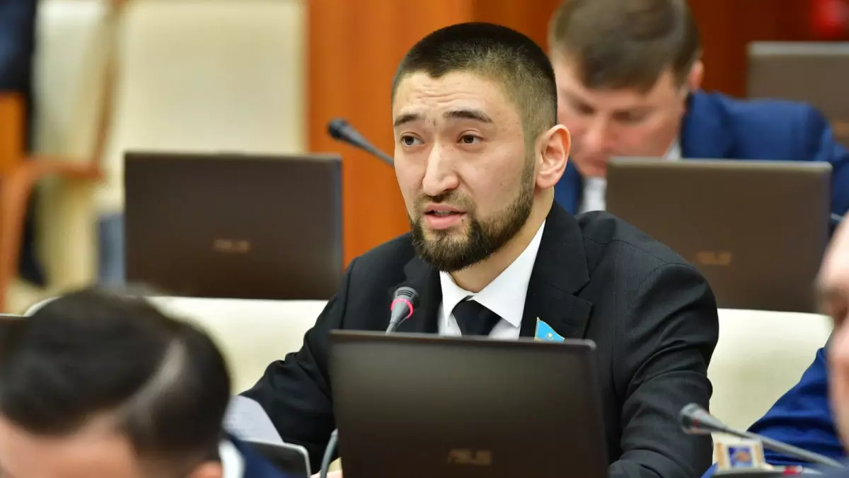 Депутатов возмутил ответ вице-министра здравоохранения о системе ОСМС в Казахстане