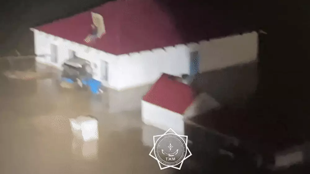 Паводки в Казахстане: более 150 человек эвакуировали спасатели