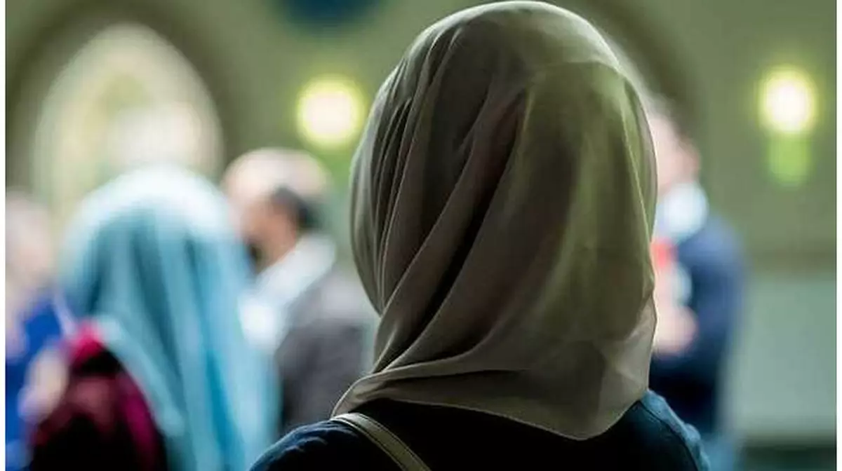 Правительство Франции подаст в суд на ученицу-мусульманку