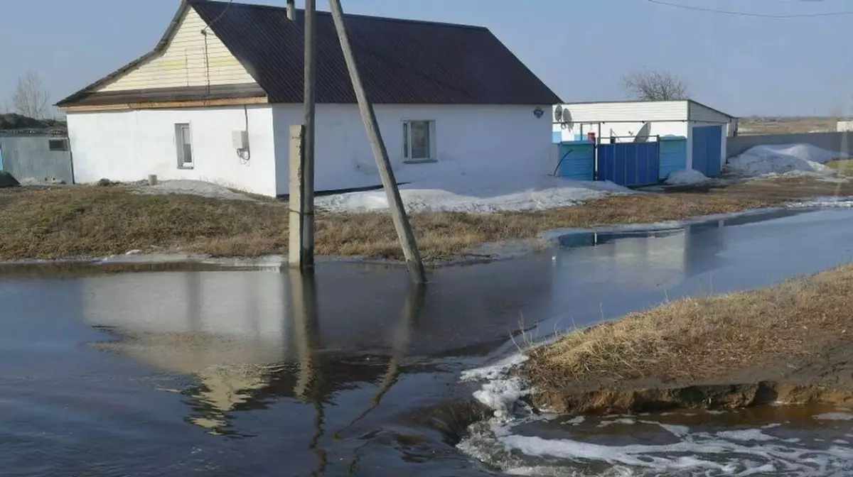 Акимы в Павлодарской области получили выговоры за провал противопаводковых мероприятий