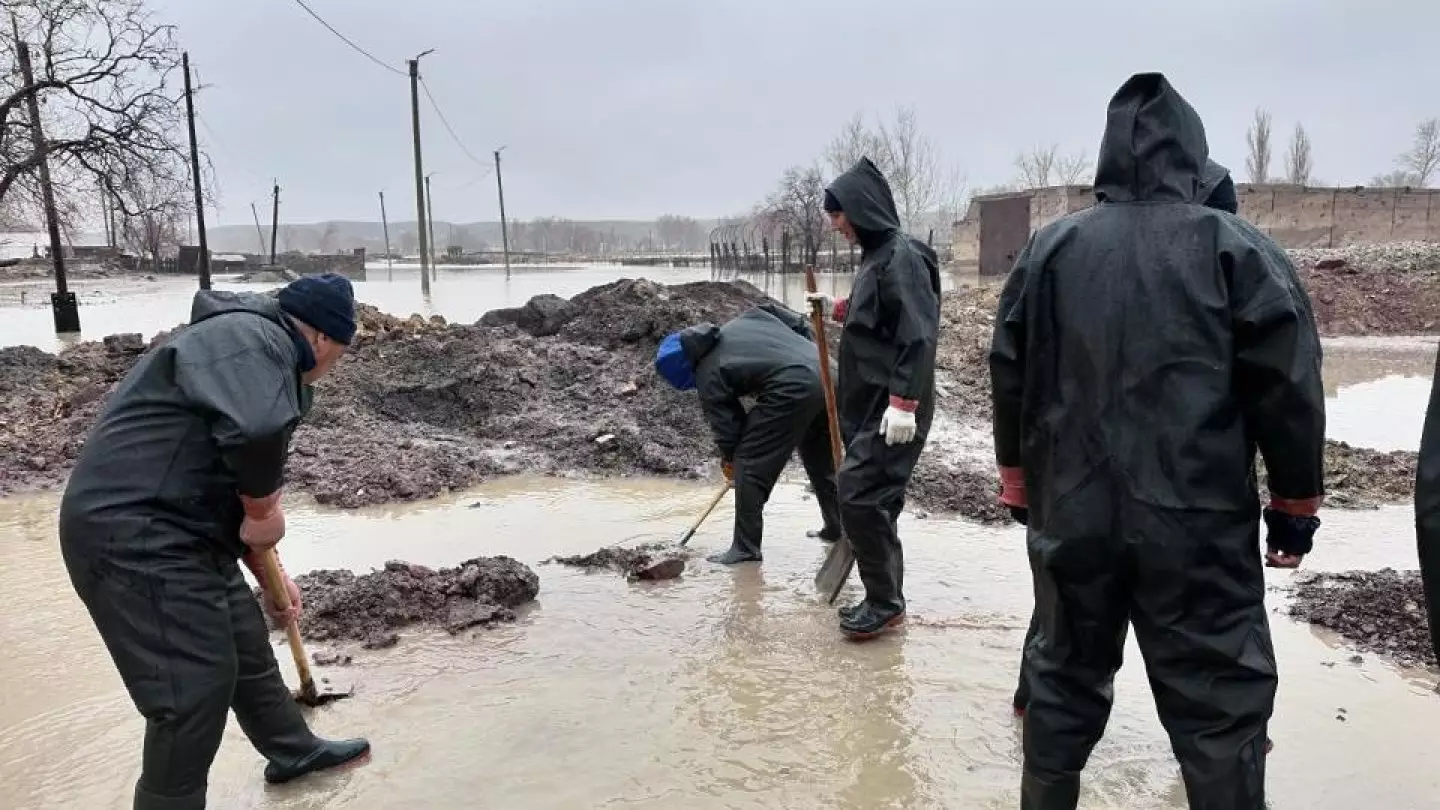 ЧС из-за паводка объявили в посёлке Жезды области Улытау
