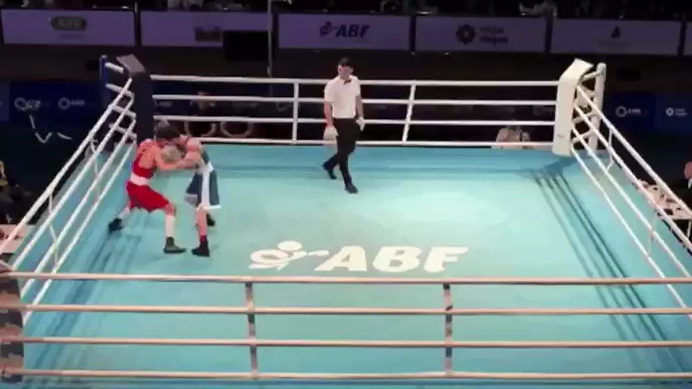 Боксер из Казахстана отправил соперника в нокдаун, но проиграл