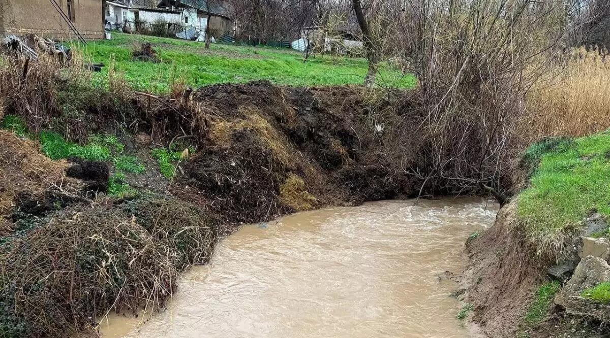 Улицы Шымкента подтопило проливным дождем