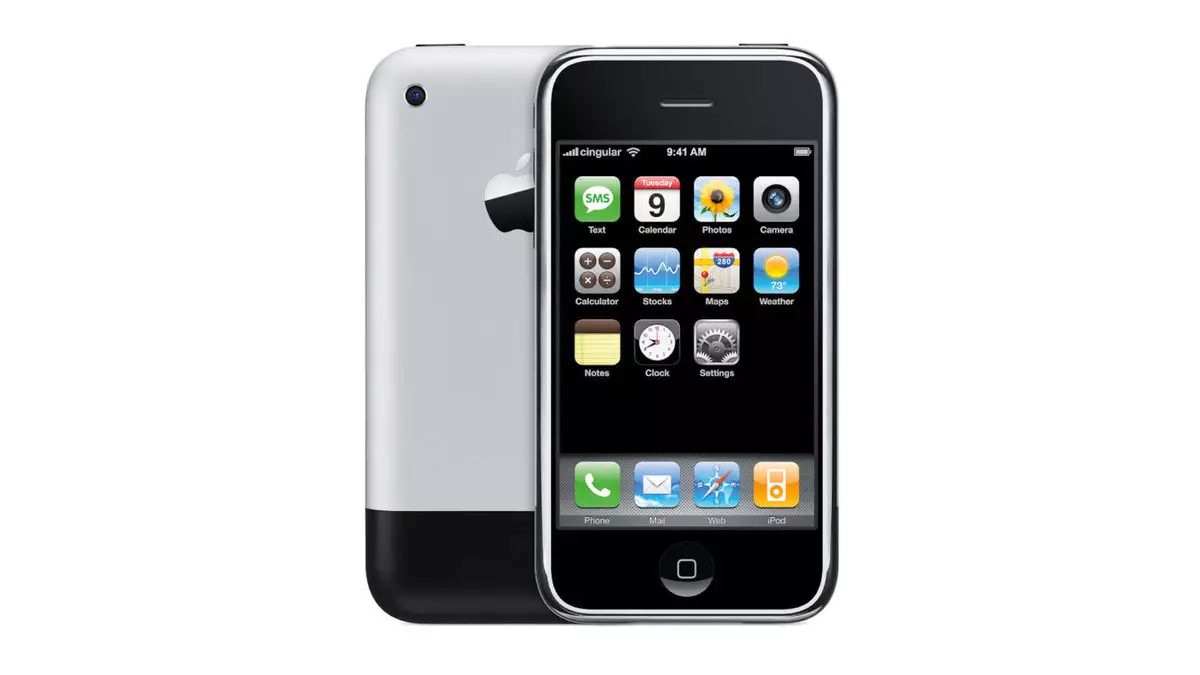 Первый iPhone в заводской пленке продали за 12 миллионов рублей