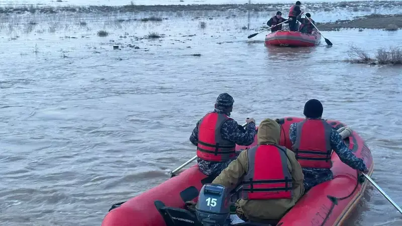 В Абайской области продолжают искать троих пропавших на воде мужчин