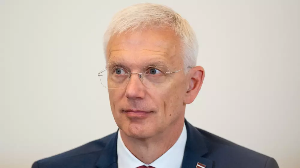 Глава МИД Латвии подал в отставку из-за перелетов на частных рейсах