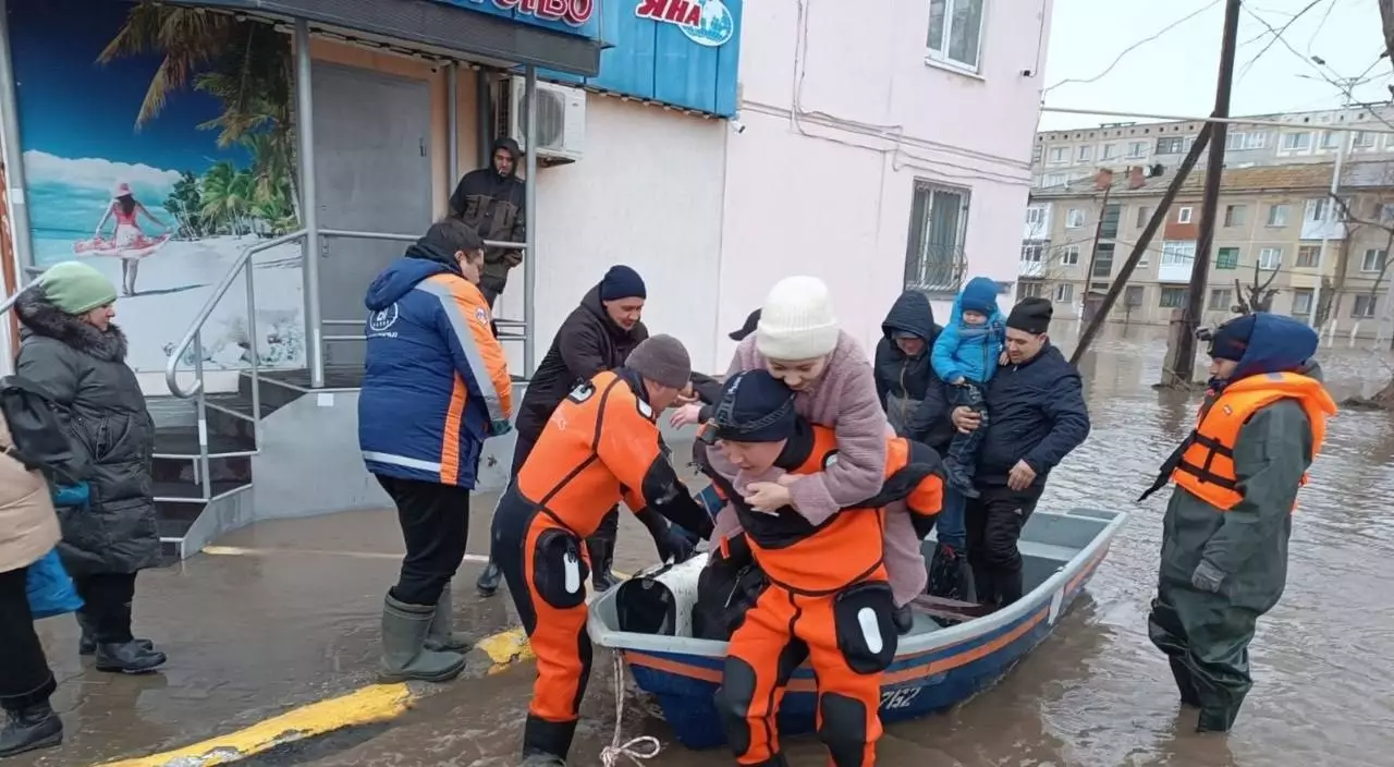 Более 100 человек эвакуировали из зоны разлива реки Кылшакты в Кокшетау