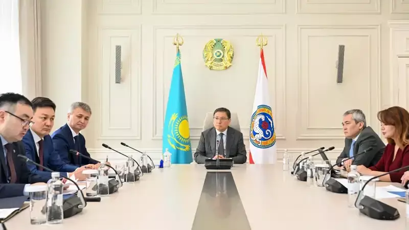 Антикор и акимат Алматы обсудили коррупционные риски в системе здравоохранения и строительства
