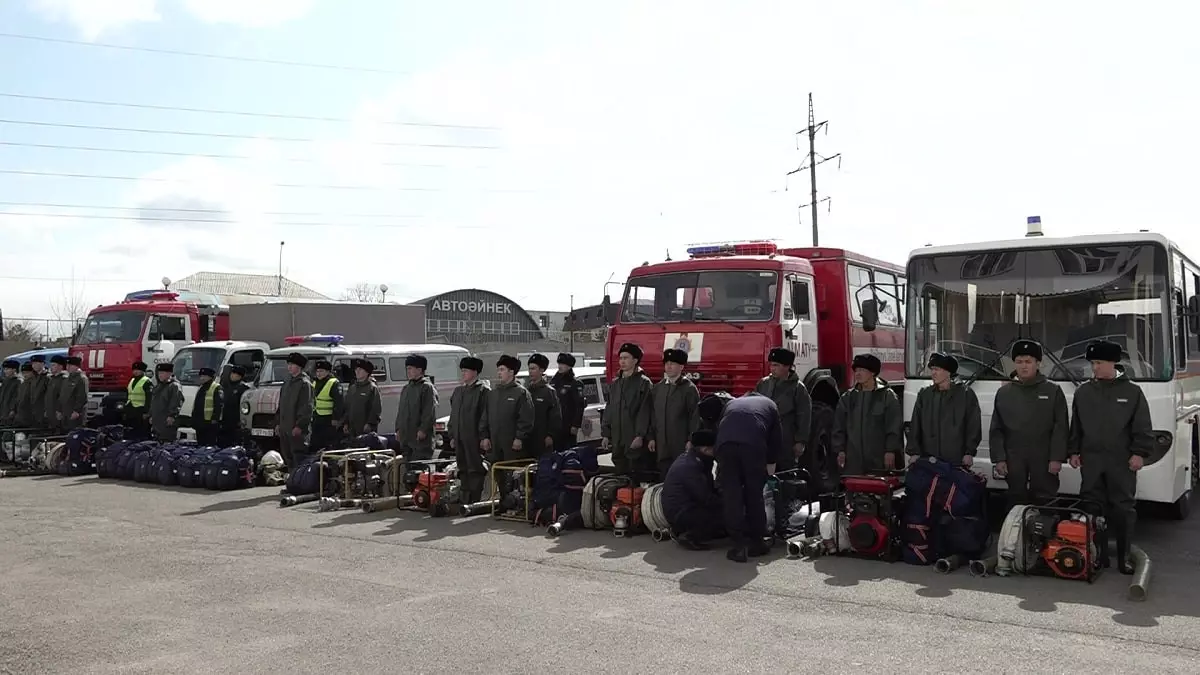 Почти полсотни алматинских спасателей готовы отправиться на помощь в регионы страны
