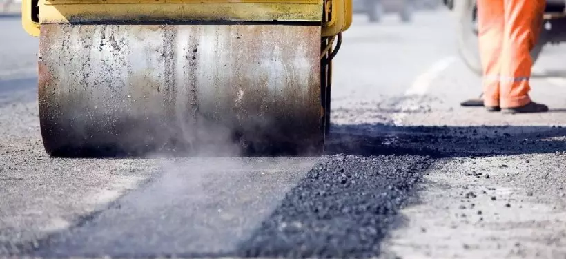 На каких улицах отремонтируют дороги в 2024 году, рассказали в акимате Семея