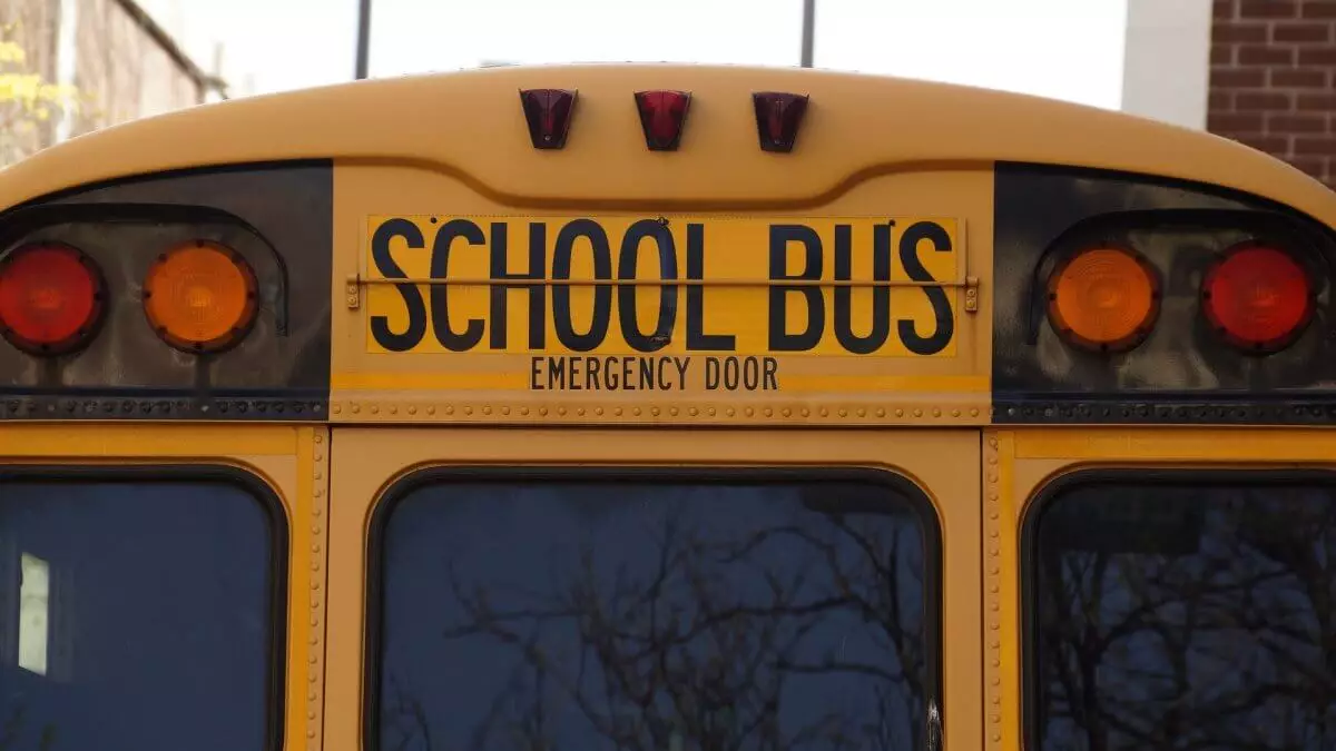 Автобусы без техосмотра возили детей в школы Тараза