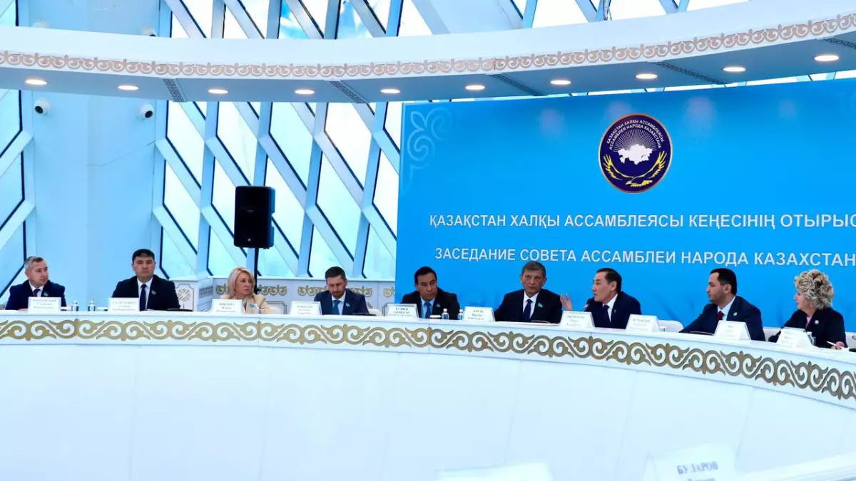 Состоялась встреча членов межпалатной депутатской группы «Бір ел - бір мүдде» с членами Совета Ассамблеи народа Казахстана