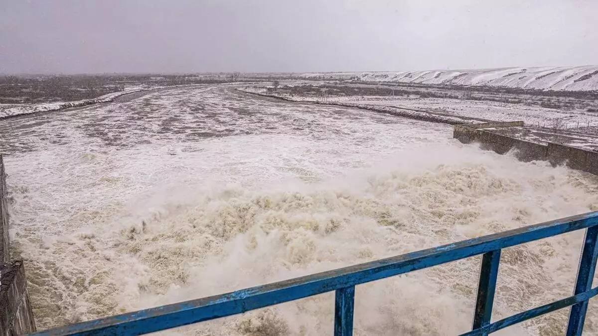 Плотину прорвало в Актюбинской области