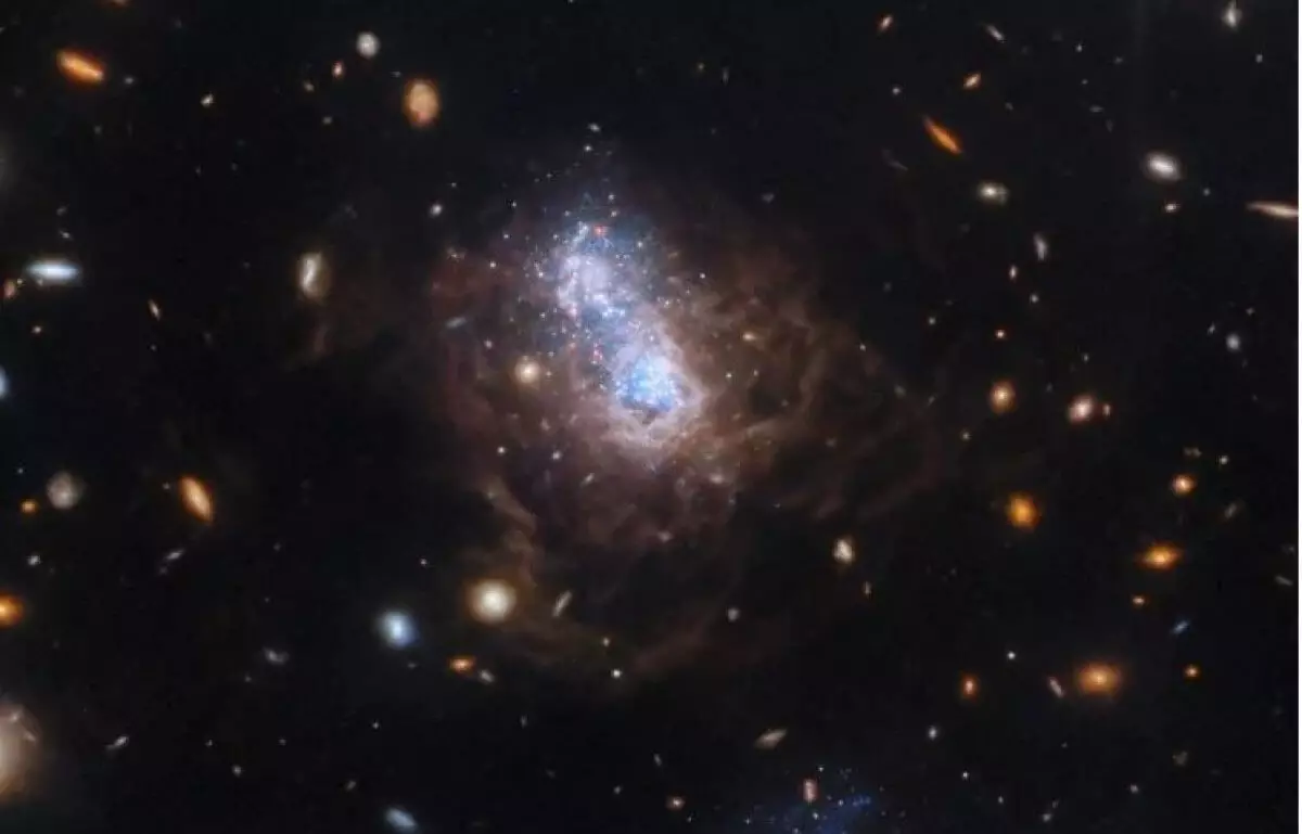 Телескоп "Джеймс Уэбб" заснял дуэт вспышек звезд в карликовой галактике