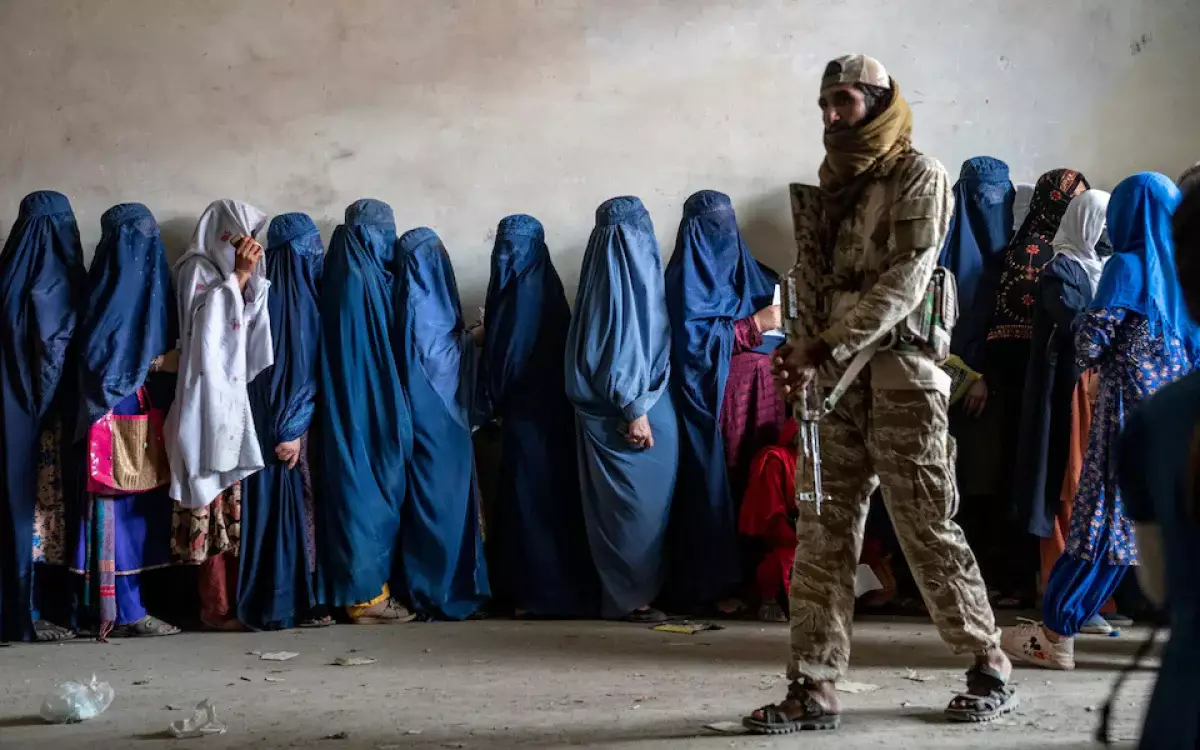 За измену, хотят забивать публично женщин в Афганистане