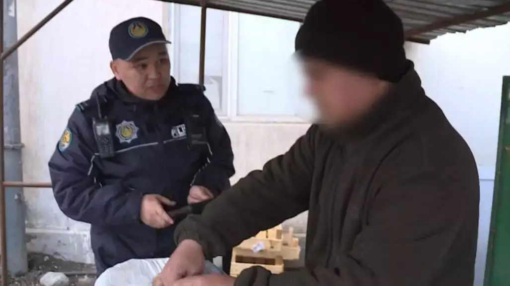 В Туркестанской области изъяли более 100 кг насвая