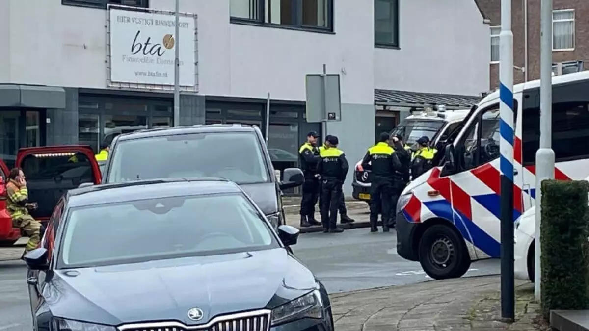 В Нидерландах преступник захватил в заложники посетителей кафе