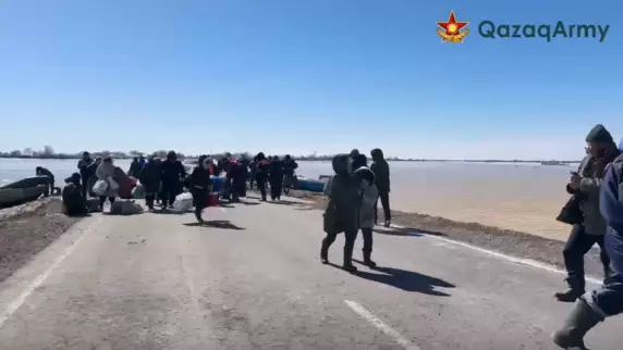 Продолжается эвакуация пострадавших от паводков сельчан в Актюбинской области