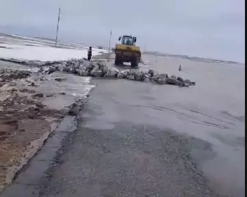 Трассы закрыли из-за паводков в Казахстане
