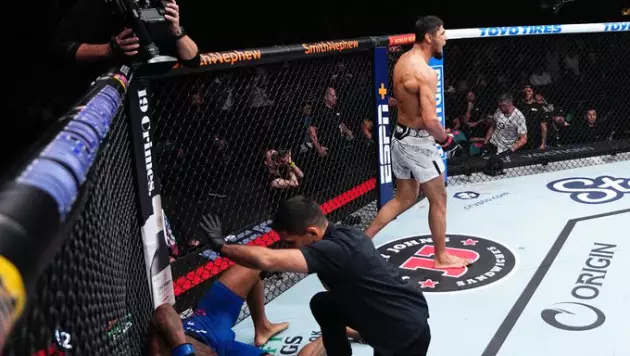 Боец UFC из Узбекистана размазал соперника в первом раунде