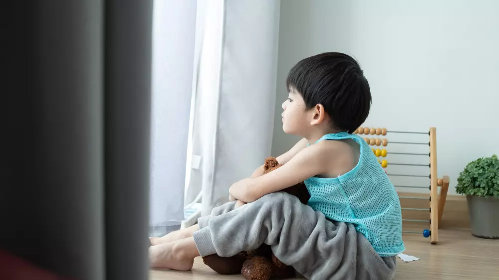 Как помочь детям справиться с тревожностью: советы психолога