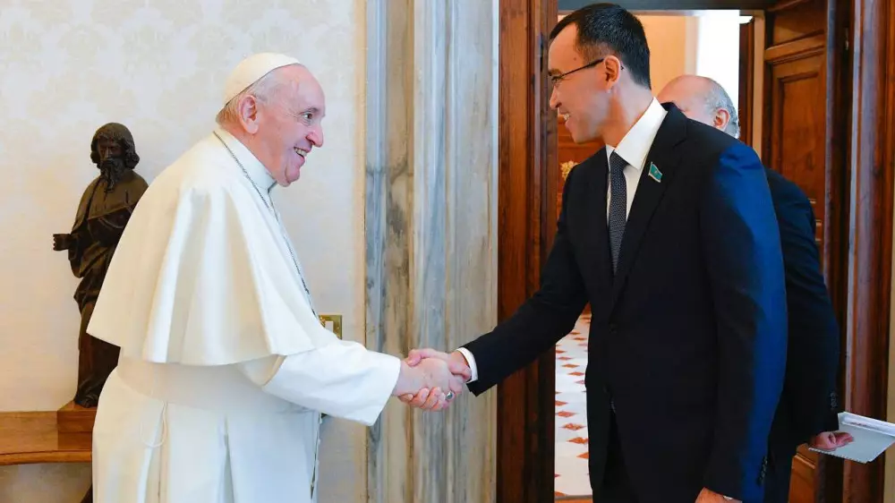 Маулен Ашимбаев встретится с Папой Римским