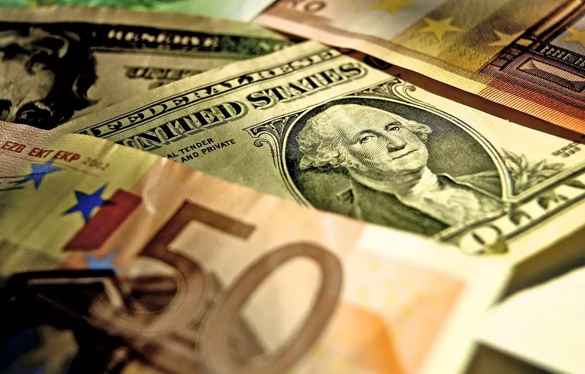 Курс доллара и евро в обменниках Алматы 2 апреля 2024 