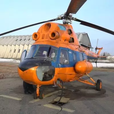 Акимат ВКО отправил вертолет с врачами на помощь оставшейся в дороге маме с новорожденным