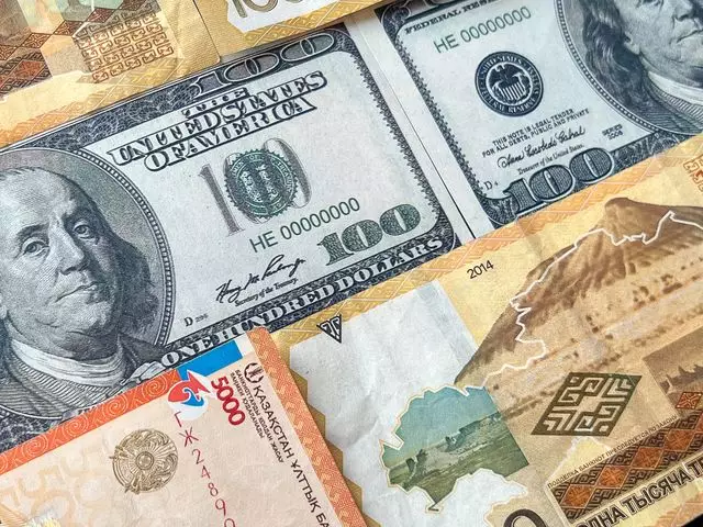 «Чистые» продажи долларов в Шымкенте за год выросли почти на 48%