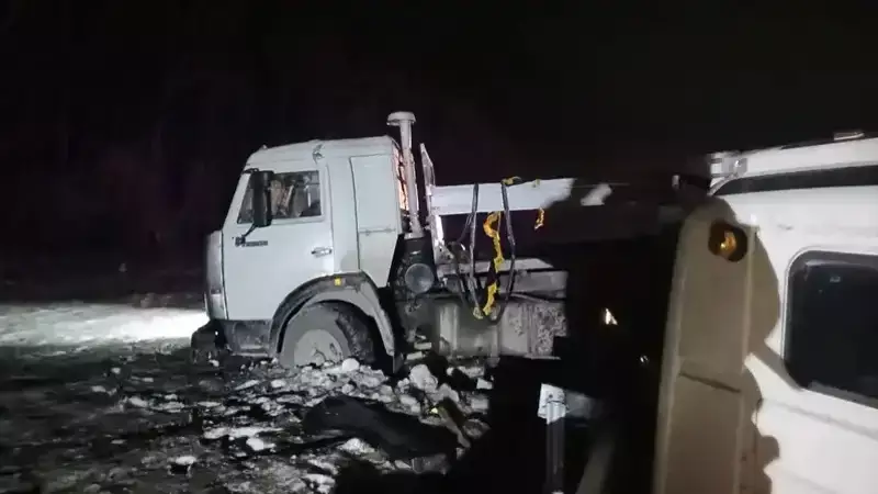 Астана – Петропавл тас жолында екі жүк көлігі соқтығысып, жүргізушілердің бірі мерт болды