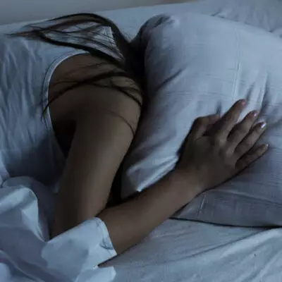 Психологи дали советы, как избавиться от навязчивых мыслей перед сном