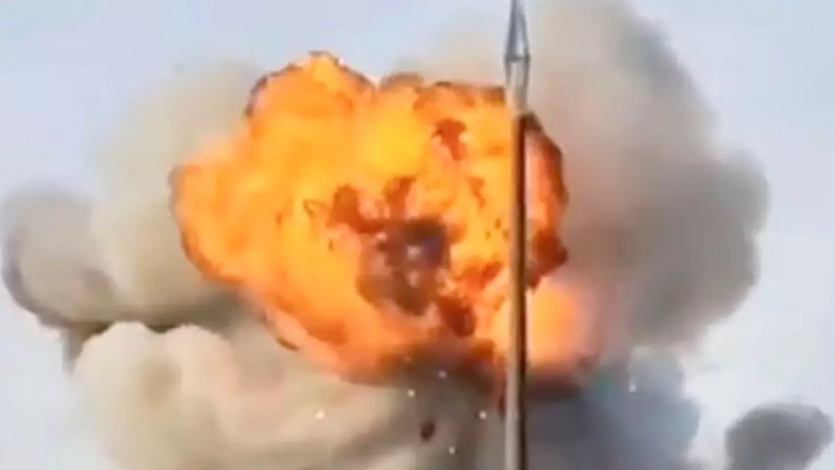 СМОТРЕТЬ: Удар украинского беспилотника создал огромный огненный шар, поскольку Киев продолжает атаковать российские энергетические и оружейные заводы