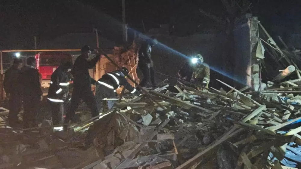 Взрыв газа разрушил дом в Мангистау: есть погибший