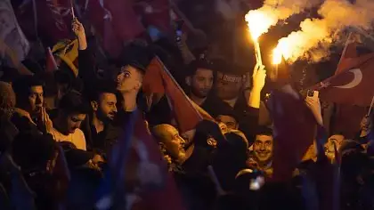 В нескольких городах Турции прошли массовые протесты после муниципальных выборов