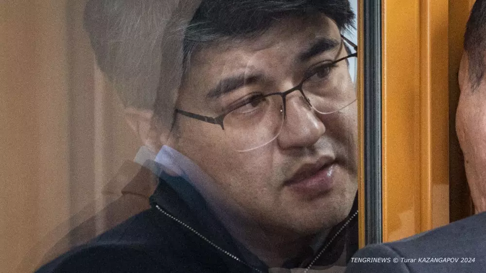 Бишимбаев позвонил "ясновидящей", когда увидел синяк на лице Нукеновой