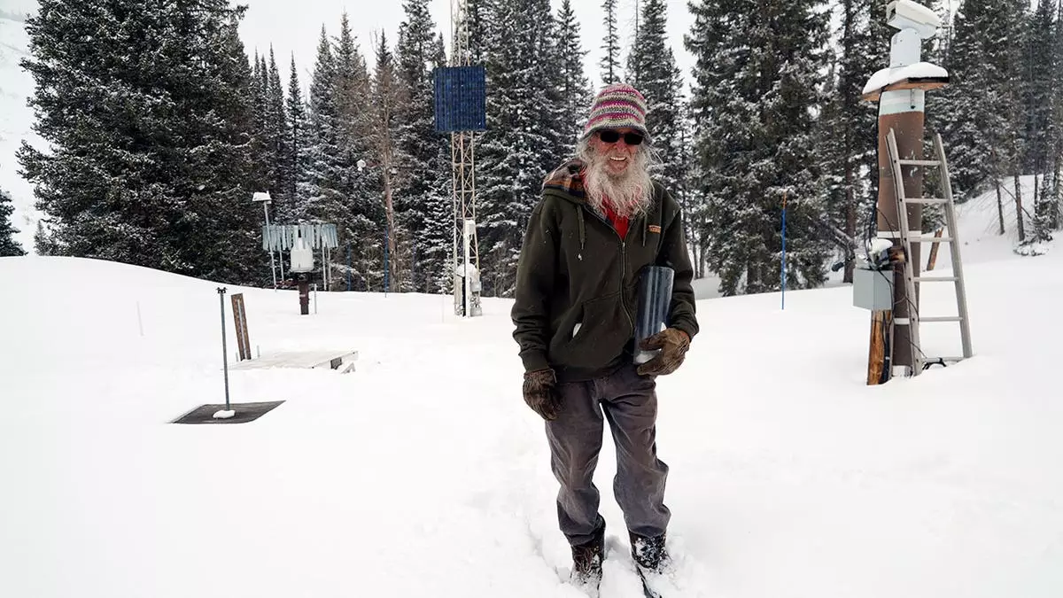Житель Колорадо 50 лет отслеживал снегопад в Скалистых горах и получил похвалу ученых