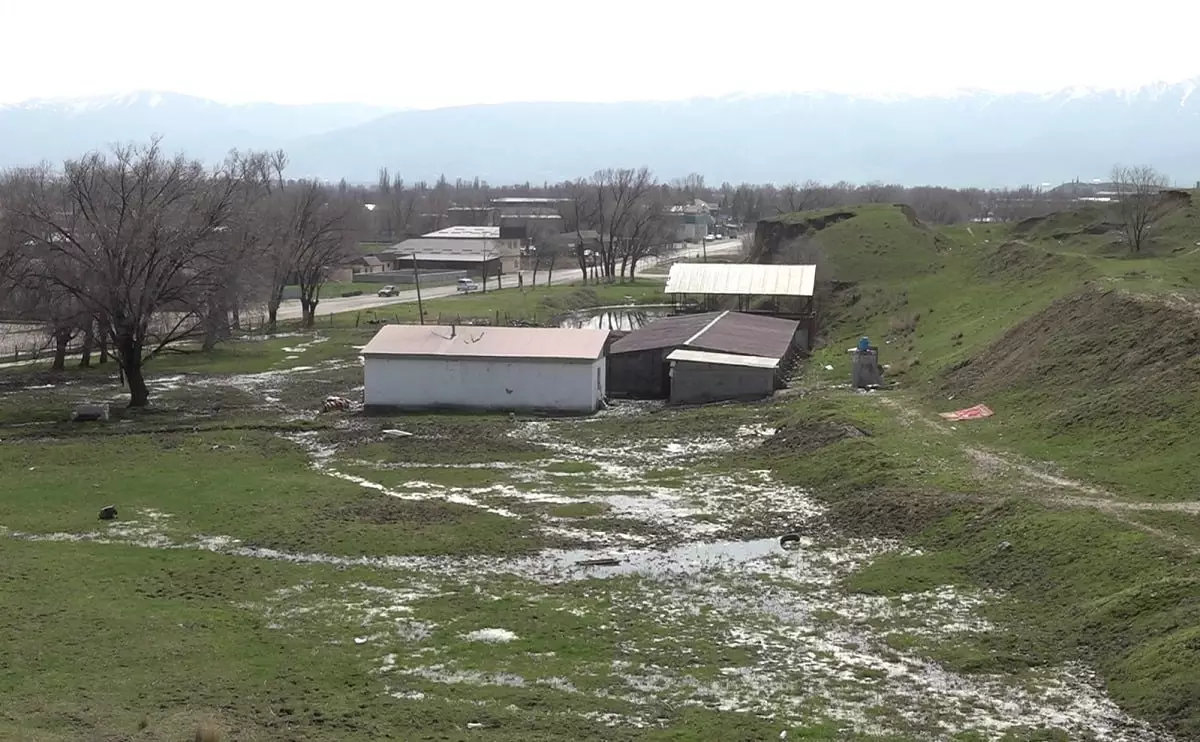 Сточные воды: село в Алматинской области может быть затоплено нечистотами
