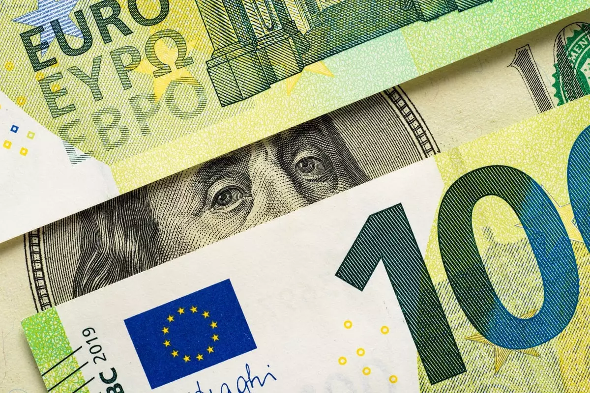 Курс доллара и евро в обменниках Алматы 4 апреля 2024 