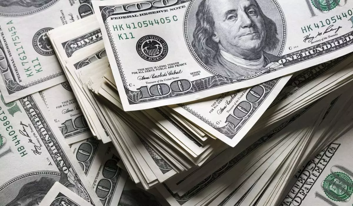 Курс доллара продолжает снижаться в Казахстане