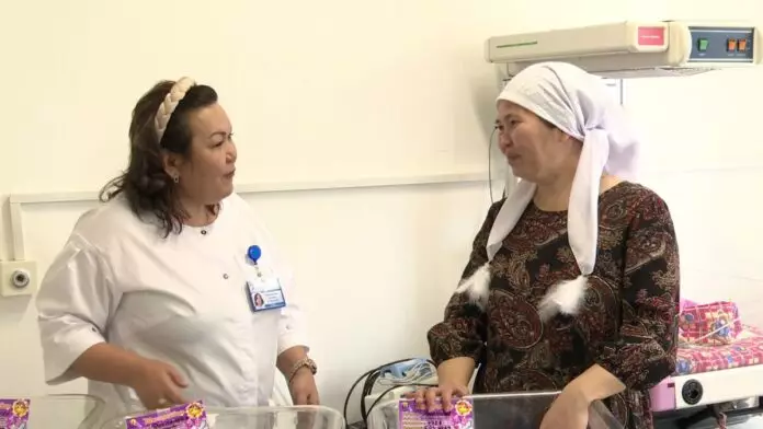Жительница Туркестанской области в 40-лет родила тройню