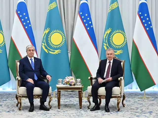 Президент провел неформальную встречу с Шавкатом Мирзиёевым