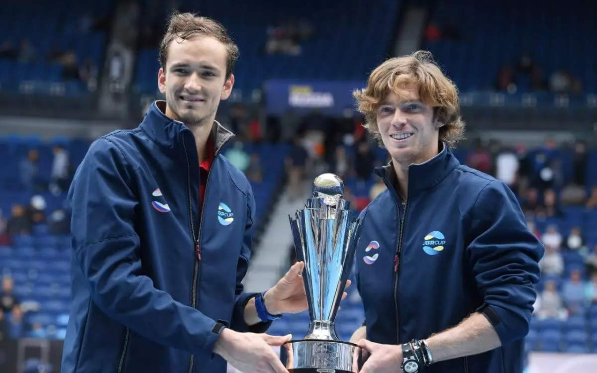 Российских теннисистов Медведева и Рублёва назвали "командой иноагентов"