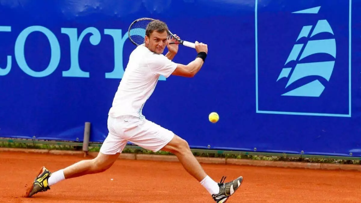 Александр Недовесов пробился в полуфинал турнира АТР-250 в Португалии