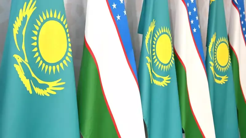 Казахстан и Узбекистан взаимно упростят порядок пребывания граждан: Токаев подписал закон