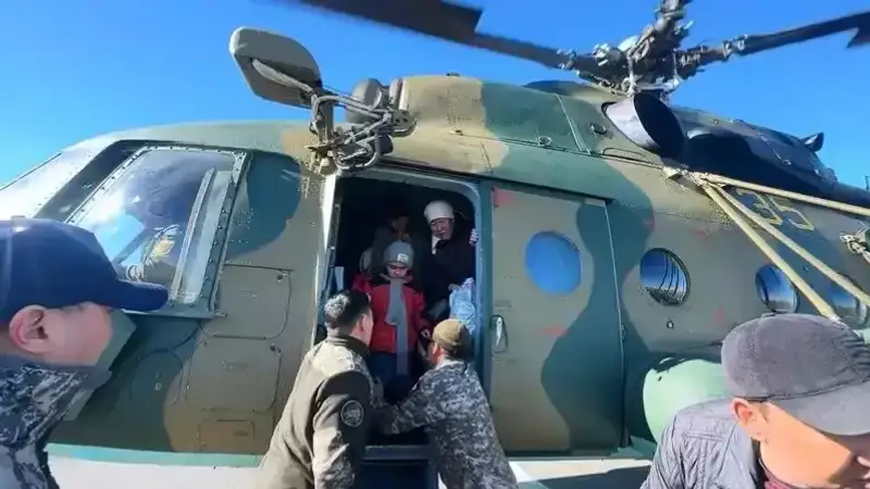 Екі мыңнан астам қазақстандықты апат аймақтарынан әскери қызметшілер эвакуациялады